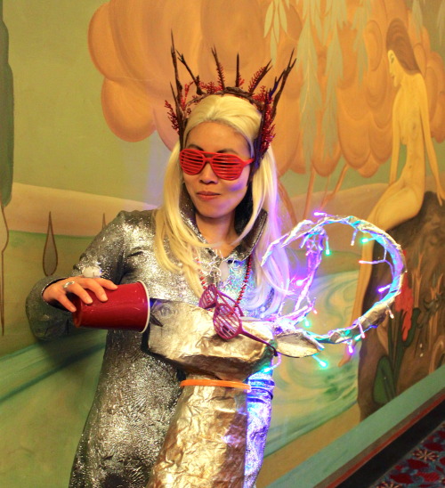gingerhaze:thegreynotes:Remember Gingerhaze’s Party King Thranduil and Party Elk? My sister Cindy an