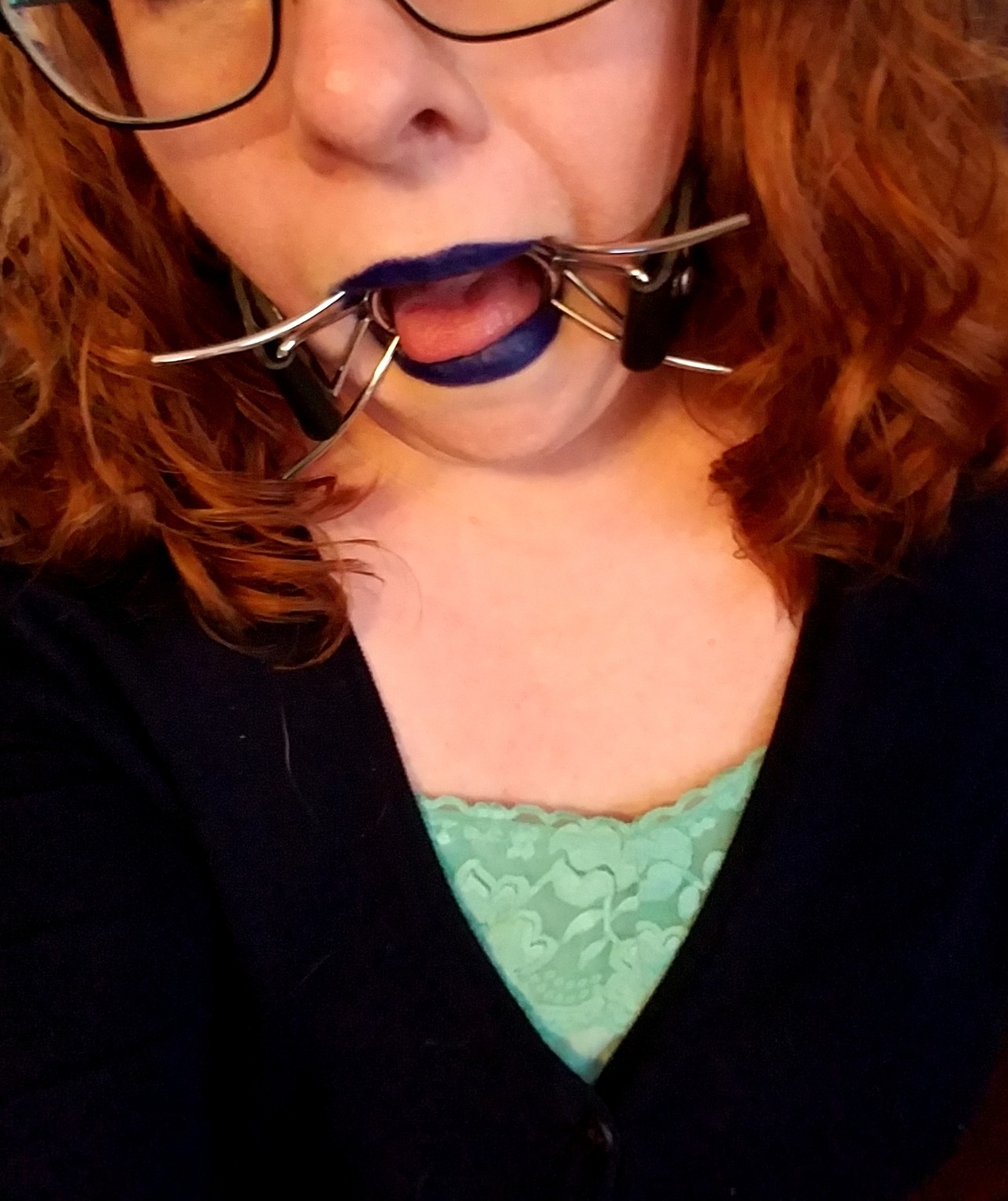 manic-pixie-ginger-slut:  After getting myself completely smooth I couldn’t resist
