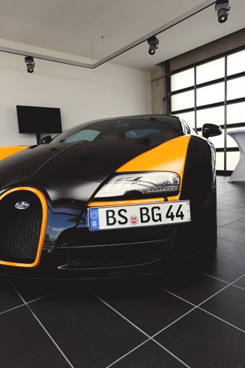 artoftheautomobile:Bugatti Veyron Grand Sport Vitessevia 2secondclub