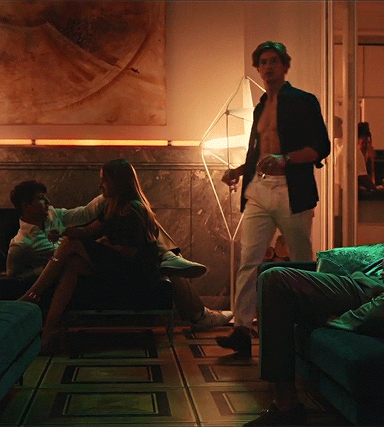 DAMIAN HARDUNG As JAMES BEAUFORT Maxton Hall: The World Between Us 1x02