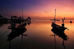 landture:  Boats at Sunrise by inakoswara