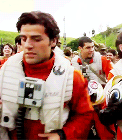 ageofultron:  Oscar Isaac behind the scenes of Star Wars: The Force Awakens 