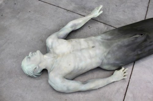 throughyellowlights:tryclops:gluten-free-pussy:lolawashere:A fallen merman taking his last breaths, 