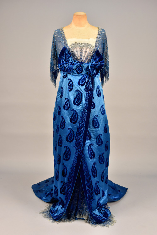 fripperiesandfobs:Worth evening dress ca. 1914From Whitaker Auctions
