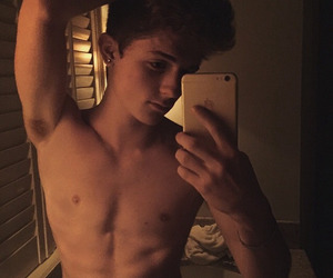 male-celebs-naked:  Viner/Youtuber Dylan Dauzat Submit HERE  ←More Dylan HERE  ←