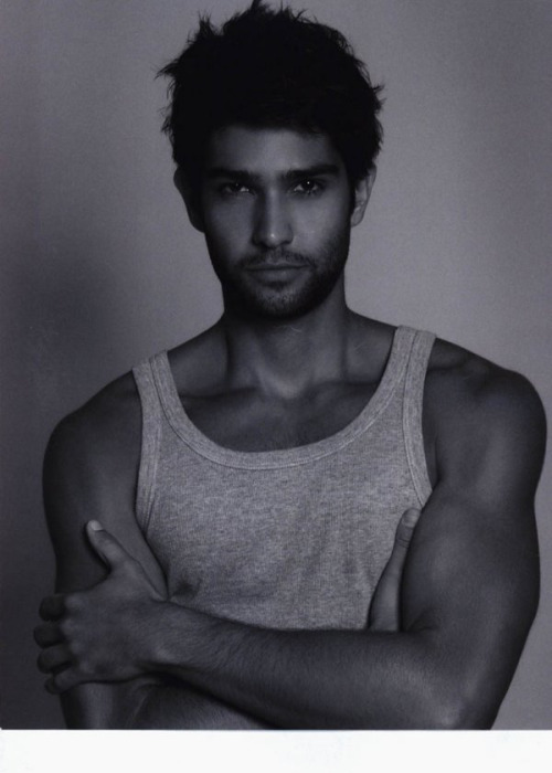 gaymadridboy:  Breno Junior  