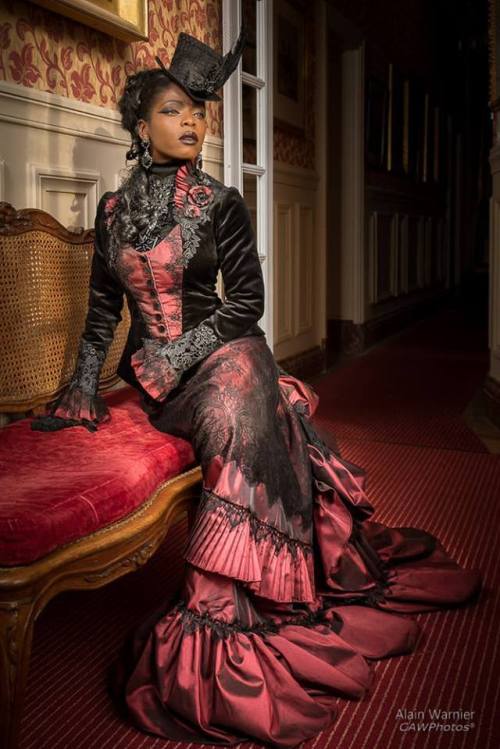 gothicandamazing:  Model: Theresa Theresa Photo: Alain WarnierOutfit:Dress Art Mystery & Bizarre Noir Welcome to Gothic and Amazing | www.gothicandamazing.com 