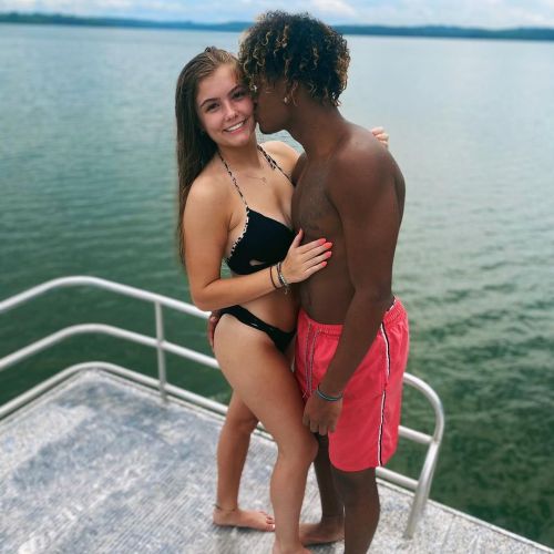 interracialcandlove:feel free to submit a pic if you’re in a ir!