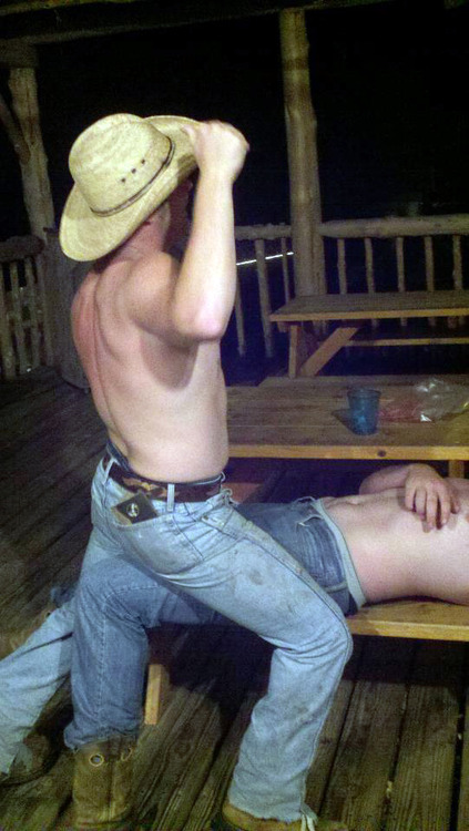 FOR MORE HOT MEN GO TO fklnfred.tumblr.com/