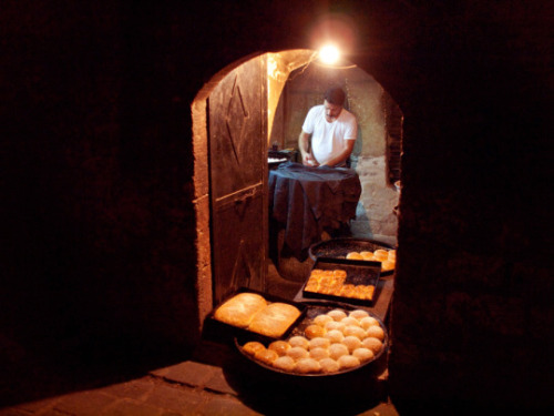 hopeful-melancholy:Night bakery in Aleppo, SyriaEvgeni Zotov