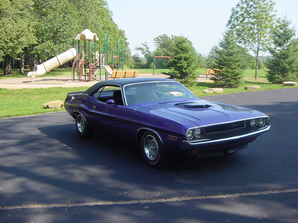 trish-mopar:  426 Hemi Challenger 🙌🏻 