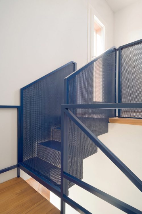 spatula:(via Deferrari+Modesti designs climbing-themed staircase for villa in Tuscany)