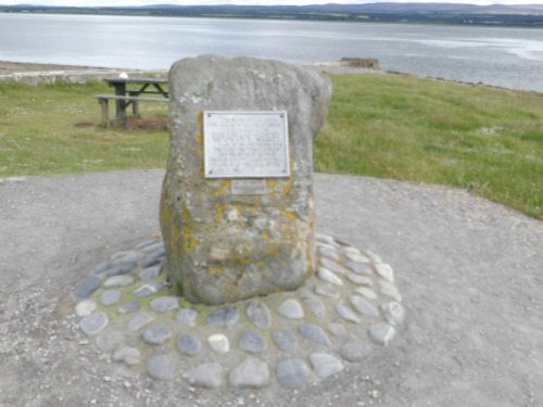 wildwizardcrafts:Brahan Seer memorial at Channory Point a 17th century seer who was said to use an a