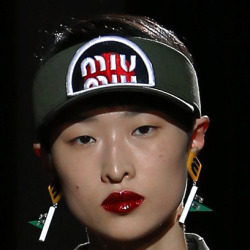 driflloon:beauty @   miu miu resort 2018 (images captioned)