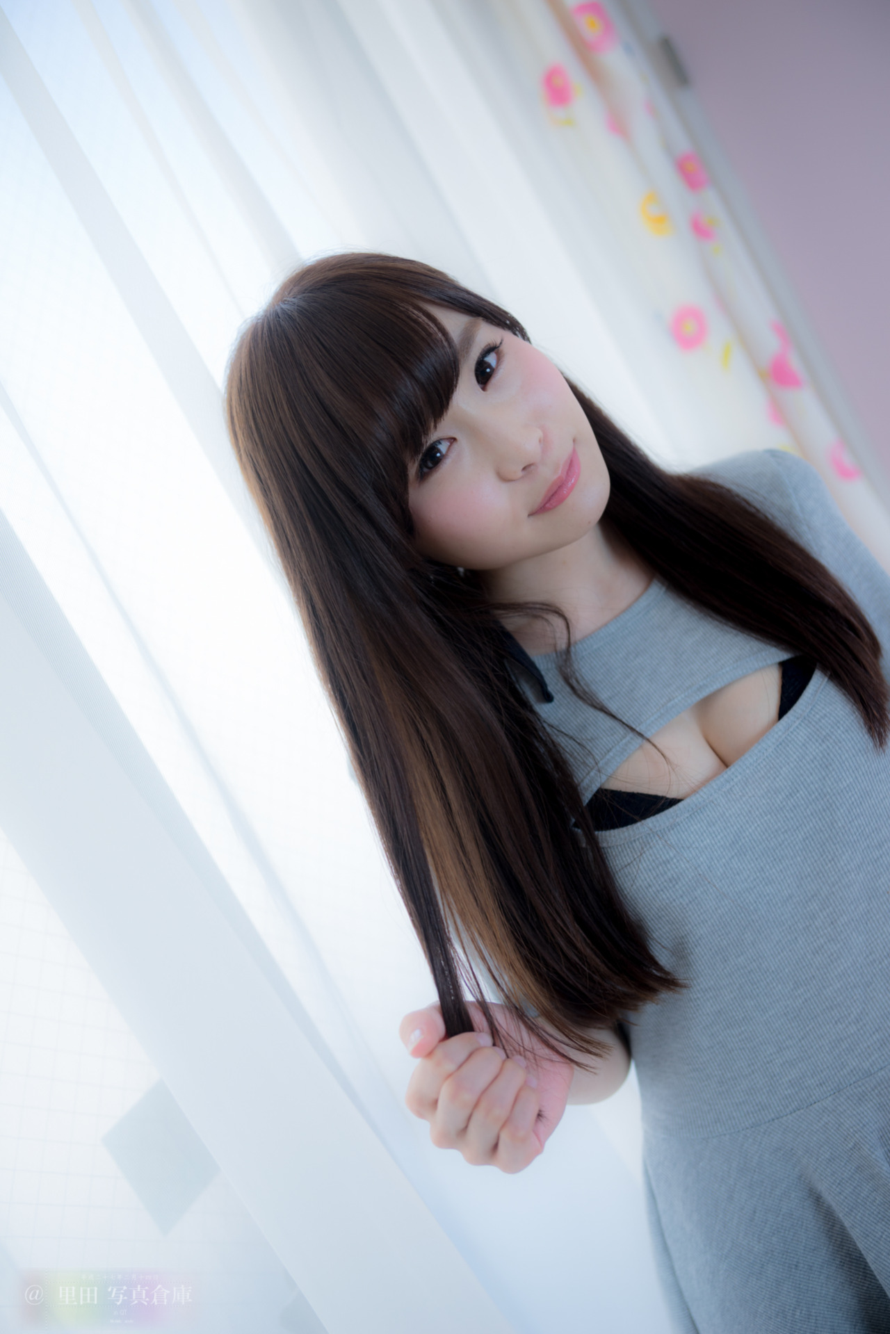 satoda-photo:  2015.02.21 FPCおつかれさまです。胸あきワンピいいですね～その他の写真はhttps://www.flickr.com/photos/satoda_photo_collection/sets/72157650967936805/