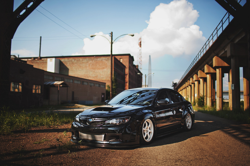 topscoob:  Love those tucked rims on the back!