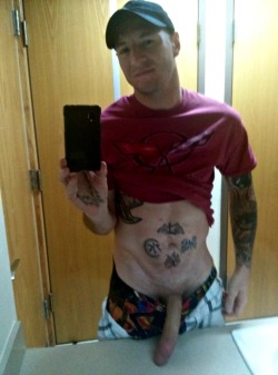 j6i9mmy:  biblogdude:  Ball Caps, Tatts long cocks .. all the things that make me hotter than fuck  http://melbourne-north-guys.tumblr.com/ 