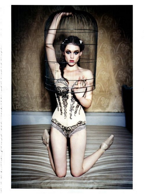 corset-fetish:  Corset FetishCorsets on Twitter