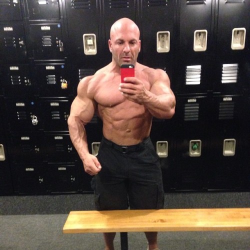 slut4muscles:  bbfan:  awesomestefangermany: myfavoritemusclemen:   Mike Yablon - 2 http://myfavoritemusclemen.tumblr.com/post/140928761303/mike-yablon-1   Wow!   Awesome Collection of Mike….  Dilf
