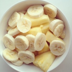 teenshealthandfitness:  Eat plenty of fruit!Teenshealthandfitness.Tumblr.Com