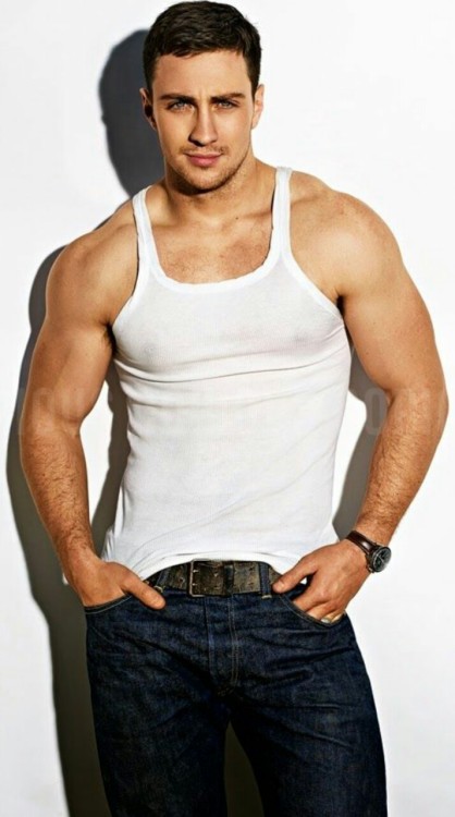 mancandycomedy:  I didn’t see him coming, but I wouldn’t mind seeing that.  