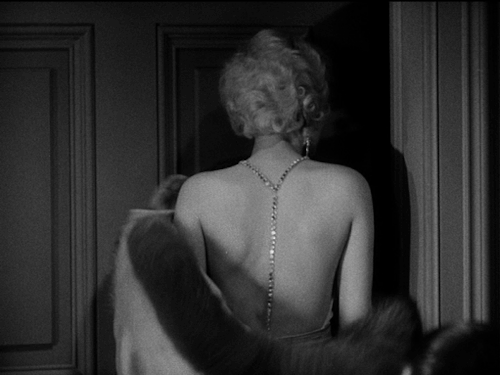 saturdaynightmovie:Jean Harlow inHell’s Angels (1930)Director: Howard Hughes
