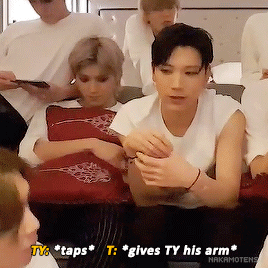 One Full Minute Of Taeyong Feeling Up Tens Arm