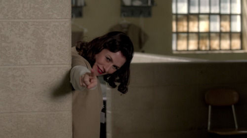 pawneeg0ddess: how to take compliments 101 by Lorna Morello  