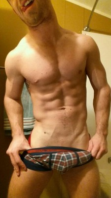 ilovecircs2:Over 97, 000 beautiful cut dicks with cute guys for my  22,700 followers, a big thank you to all. Reblog me, follow me and send me yours pics : submit