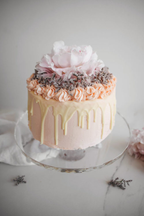 sweetoothgirl: Pink Champagne, White Chocolate and Rose Cake