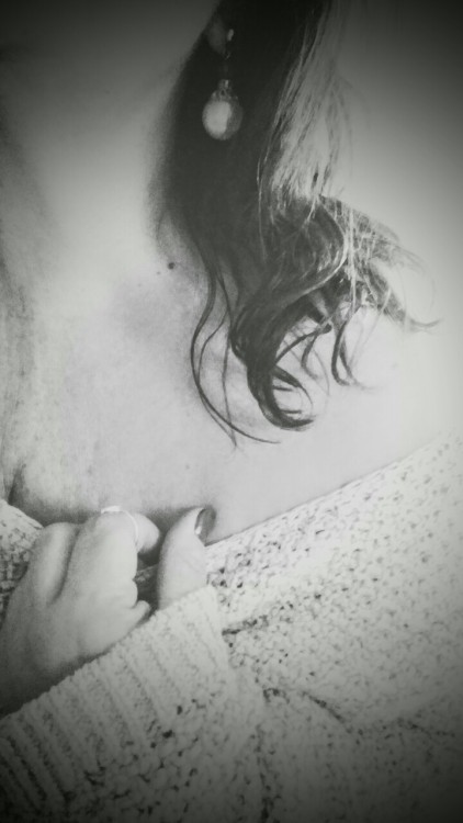 everydaygirl-onemoretime:  b/w  pearl serie #me 