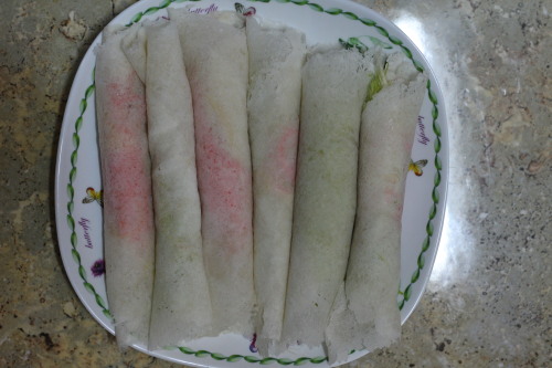 Thai cotton candy burrito pancake (Roti saimai) Cotton candy in Crepe :3 my favorite!