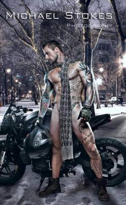 loveraexo:  This photographer is amazing! His male figure studies are incredible. Love his art.   www.michaelstokesphoto.com 