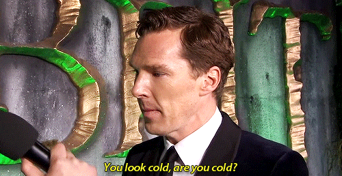 luciawestwick:  Benedict Cumberbatch gives a man rub at The Hobbit The Battle Of