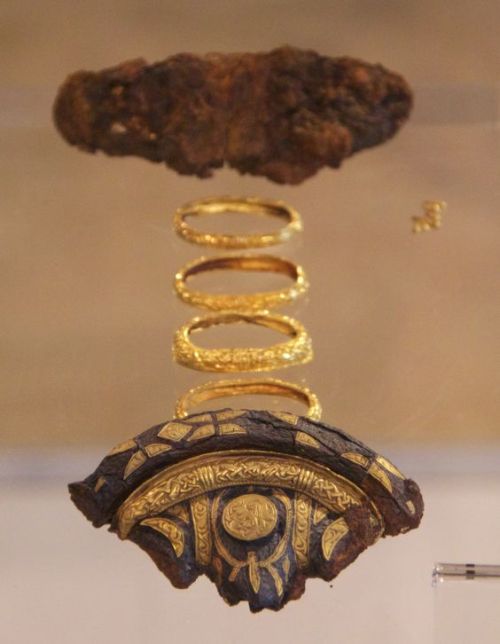 Gold decorated sword pommel from the Bedale hoard uncovered near Yorkshire, 9th - 10th century.