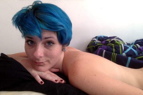 captainblucifer:  I feel great tonight and the world is beautiful and and so are you 