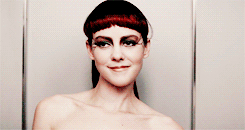 mynightmaresareaboutlosingyou:  catching fire meme • [2/8] scenes Johanna unzips