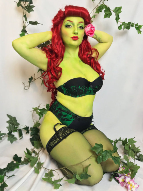 poison-siren: For those who didn’t know… I cosplay.  Instagram // DeviantArt.