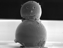 sixpenceee:  World’s Smallest SnowmanIn 2009, scientists created the world’s smallest “snowman,” measuring about a fifth of the width of a human hair. Experts at the National Physical Laboratory in West London made the miniature figure which is