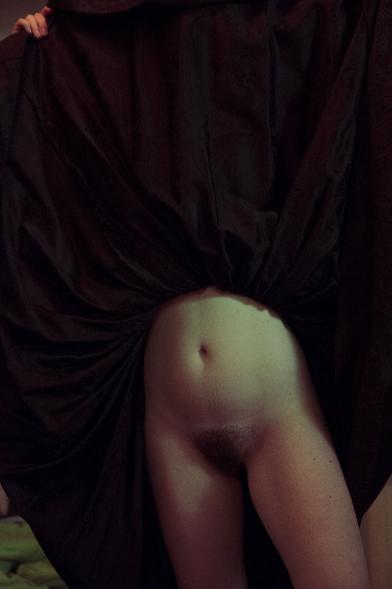 x-ysh:  Model : Rachel H. 