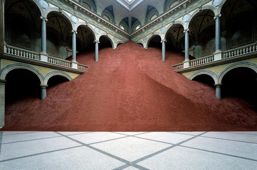 cerceos:  Magdalena Jetelova - Domestication of a Pyramid, 1991 