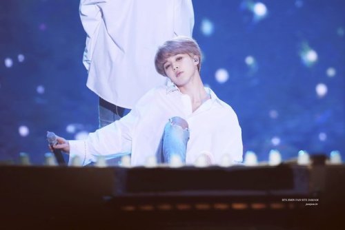 fy-95:© JAMJAM | Do not edit. (1, 2)