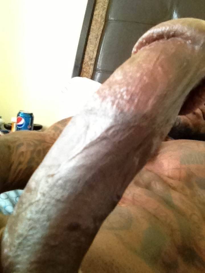 PRAISE BIG BLACK PENIS! dontshownobodyy:  Good ol norm dick bout good af www.dontshownobodyy.tumblr.com