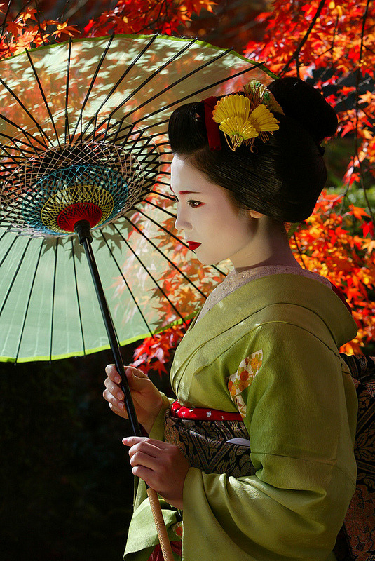geisha-licious:  Umewaka as maiko by WATASAN on Flickr 