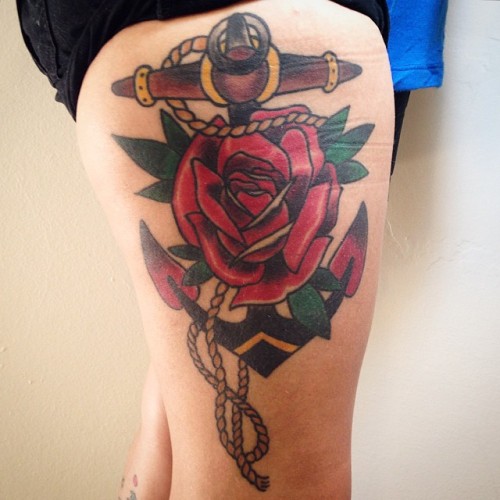 - CICATRIZADA -  #tattoo #healed #curada #tradicaotattoos #ancora #rosas  Valeu @ccvalezin (em Tradi