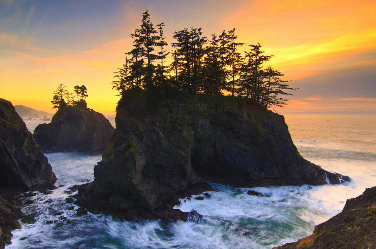 travelingcolors:  The Coast of Oregon (by Bill Ratcliffe) 