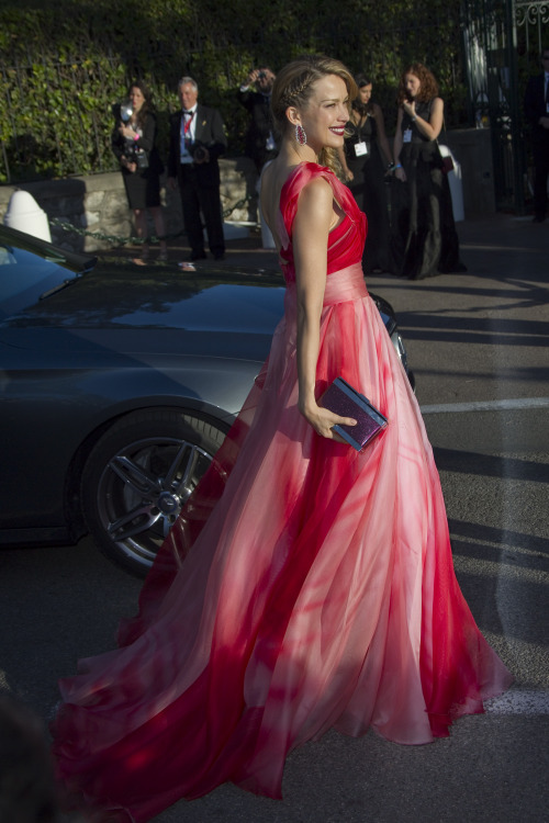 Petra Nemcova (in Georges Chakra Couture gown and Chopard jewelry), Alessandra Ambrosio (in Red