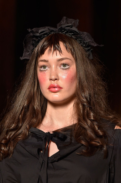 laduree-et-cigarettes:My go to October look is… dishevelled but darling…Vivienne