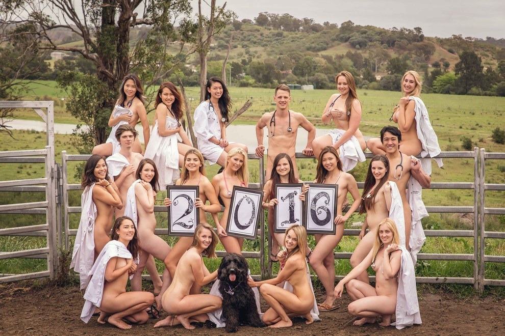 nakednews:As every year for 30 years, the veterinary students from the University