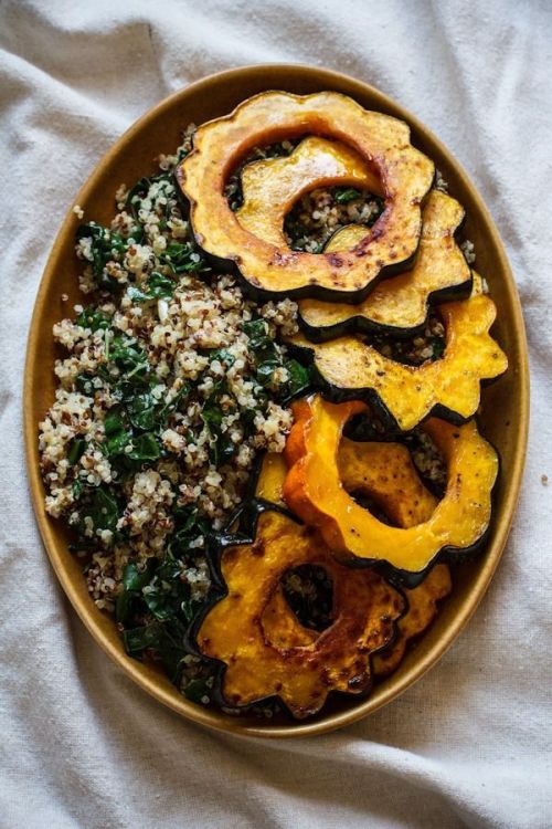 intensefoodcravings: Roasted Acorn Squash and Apples with Quinoa, Kale, and Tahini Maple Dressing